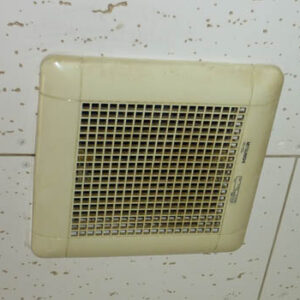 柏市トイレ換気扇交換施工前　松戸市　流山市リフォーム　森のリフォーム